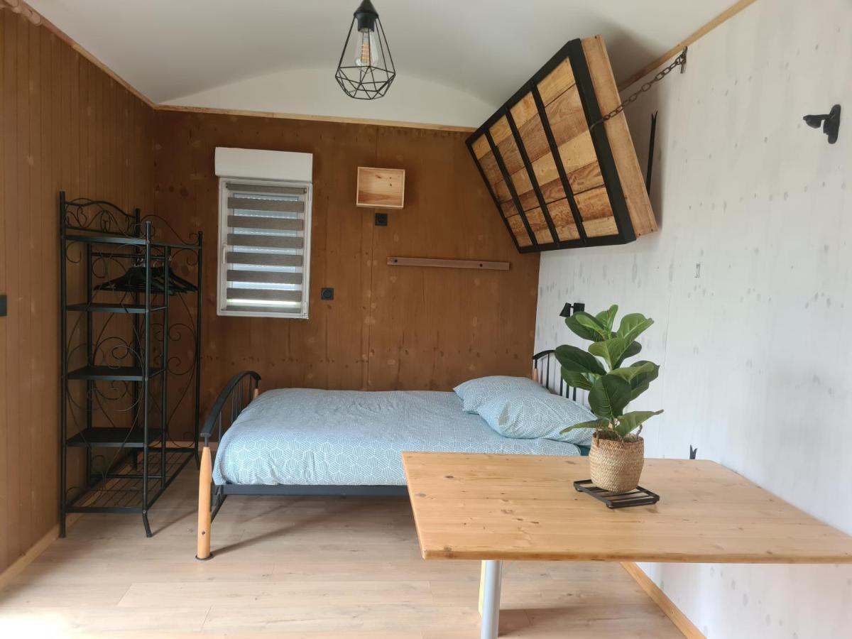 Encausse-les-Thermes Les Milles Bottes Et Ses Roulottesヴィラ エクステリア 写真