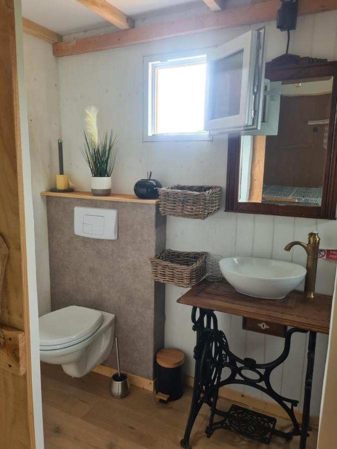 Encausse-les-Thermes Les Milles Bottes Et Ses Roulottesヴィラ エクステリア 写真