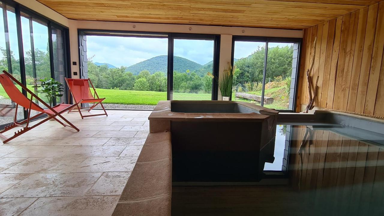 Encausse-les-Thermes Les Milles Bottes Et Ses Roulottesヴィラ エクステリア 写真