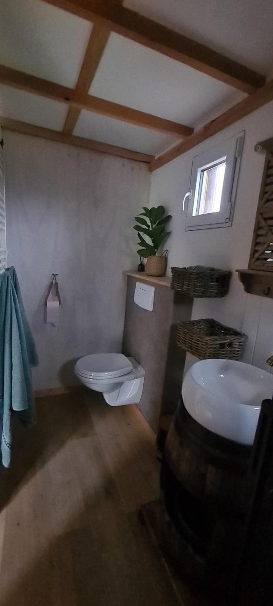 Encausse-les-Thermes Les Milles Bottes Et Ses Roulottesヴィラ エクステリア 写真